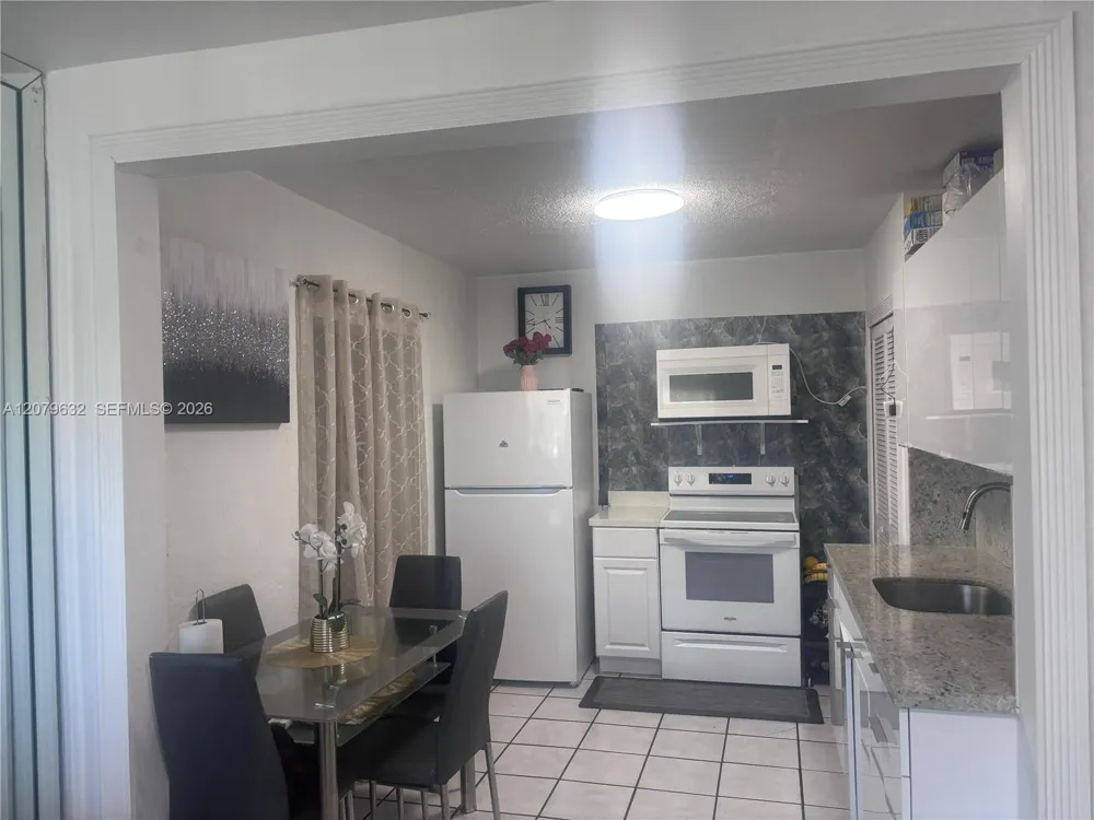 6847 SW 13th St Miami, FL 33144