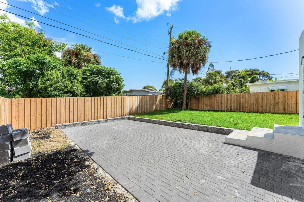1150 W 25th Street Riviera Beach, FL 33404