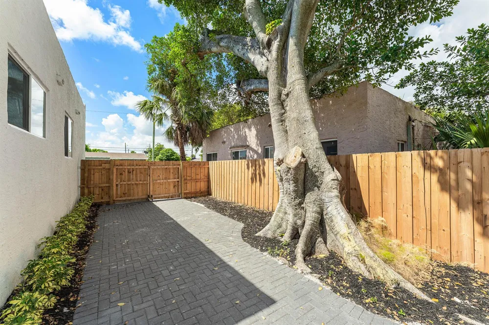 1150 W 25th Street Riviera Beach, FL 33404