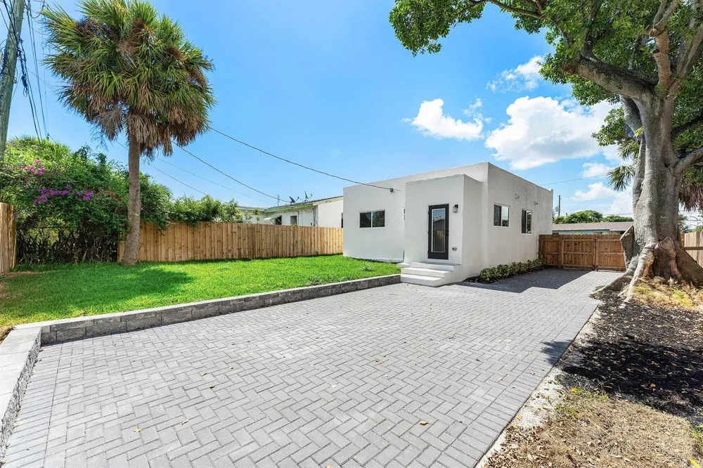 1150 W 25th Street Riviera Beach, FL 33404