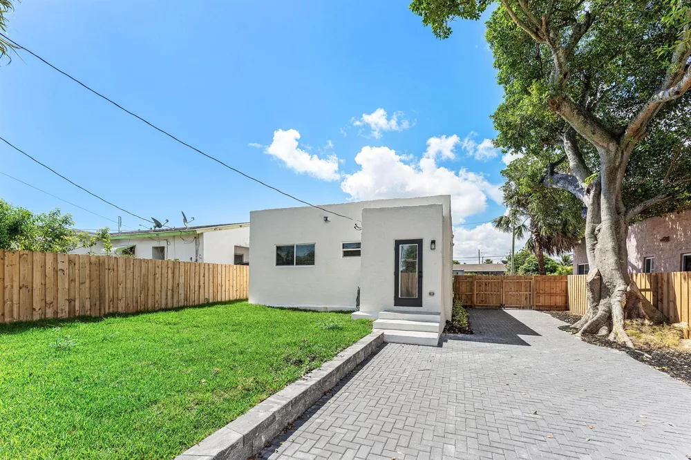 1150 W 25th Street Riviera Beach, FL 33404