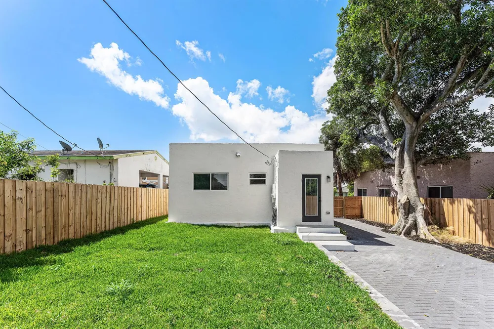 1150 W 25th Street Riviera Beach, FL 33404