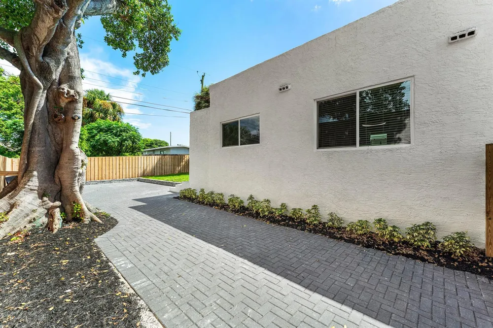 1150 W 25th Street Riviera Beach, FL 33404