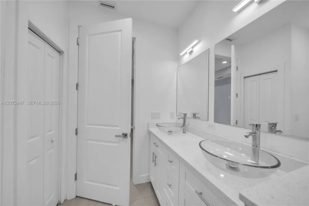 1901 E 7th ST Lehigh Acres, FL 33936