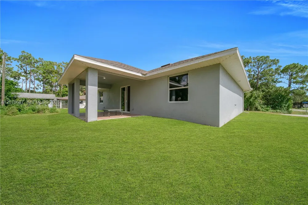 1901 E 7th ST Lehigh Acres, FL 33936