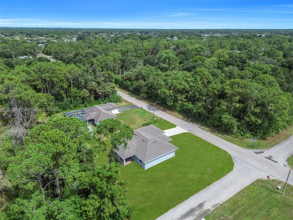 1901 E 7th ST Lehigh Acres, FL 33936