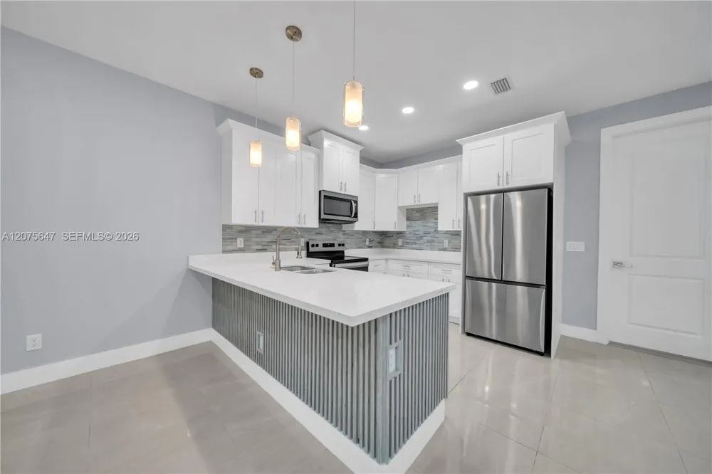 1901 E 7th ST Lehigh Acres, FL 33936