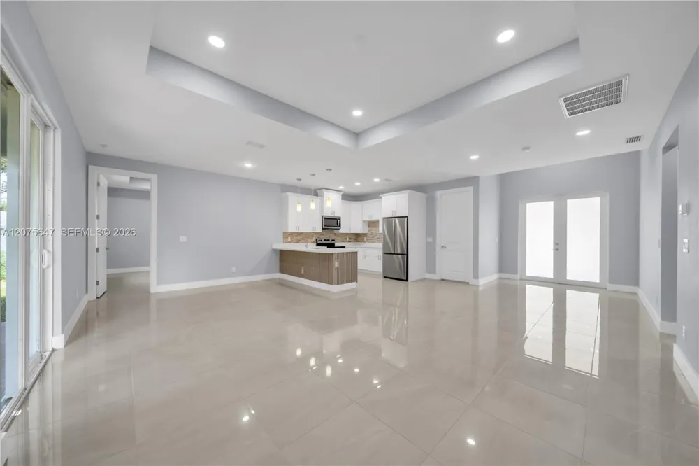 1901 E 7th ST Lehigh Acres, FL 33936
