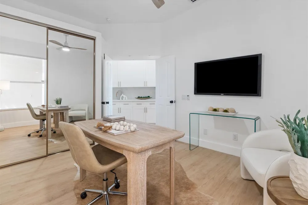 1115 Gator Trail West Palm Beach, FL 33409