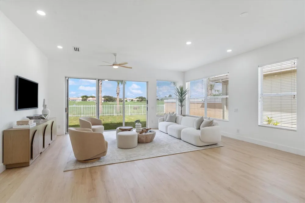 1115 Gator Trail West Palm Beach, FL 33409