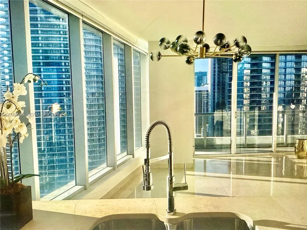 475 Brickell Ave #2915 Miami, FL 33131