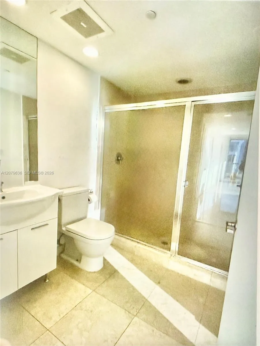 475 Brickell Ave #2915 Miami, FL 33131