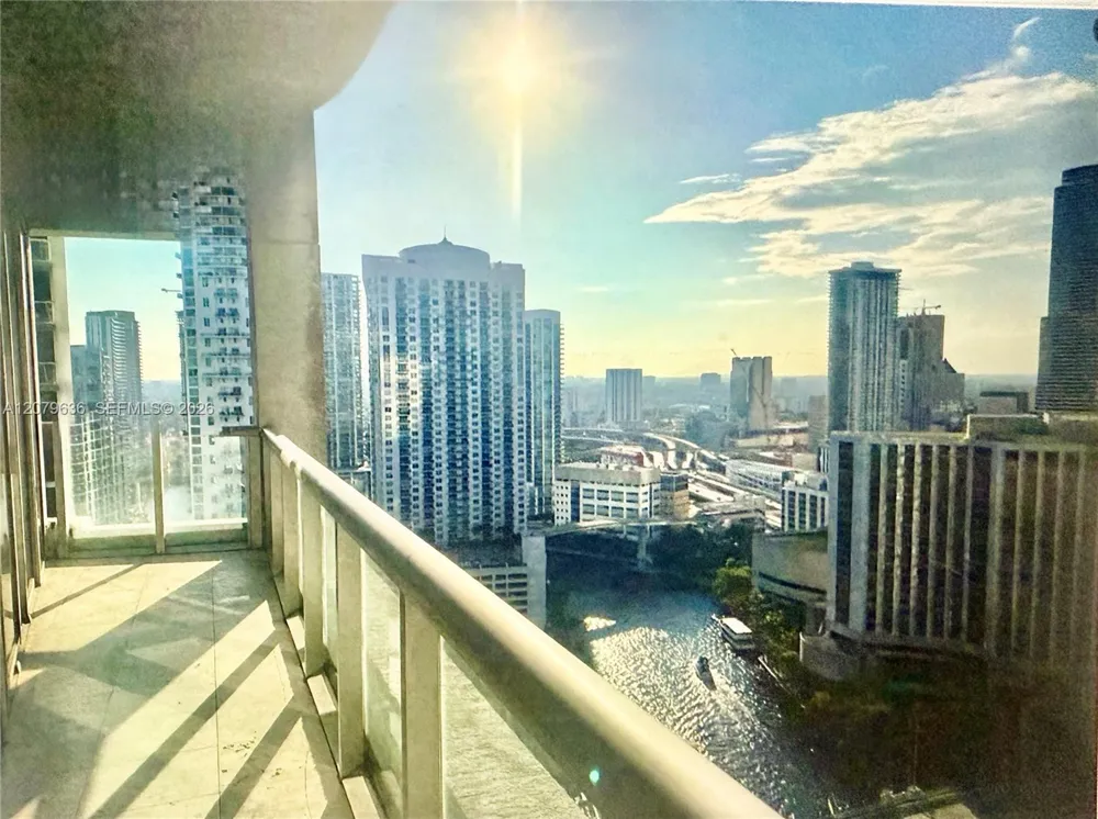 475 Brickell Ave #2915 Miami, FL 33131