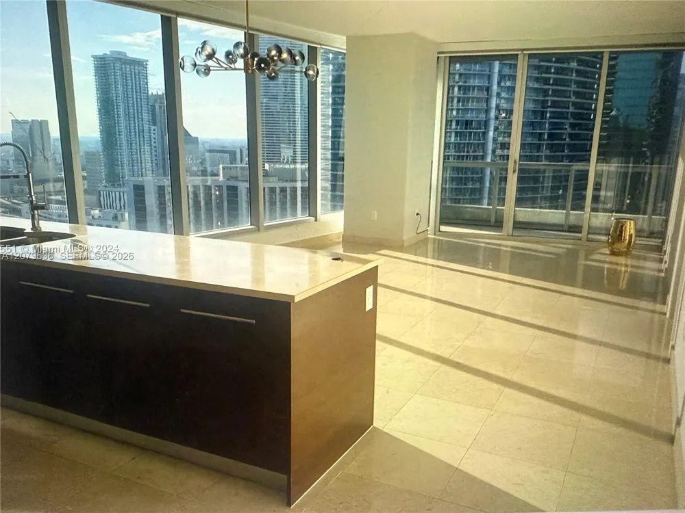 475 Brickell Ave #2915 Miami, FL 33131
