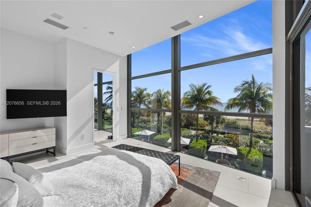 5875 Collins Ave #401 Miami Beach, FL 33140