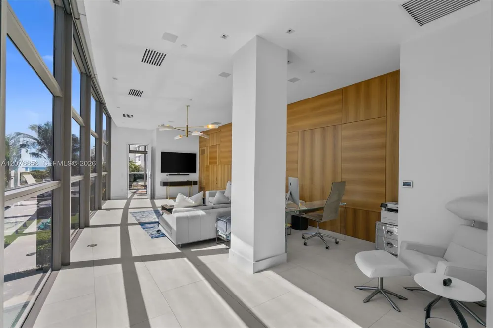 5875 Collins Ave #401 Miami Beach, FL 33140