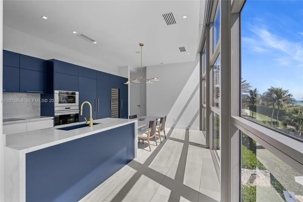5875 Collins Ave #401 Miami Beach, FL 33140