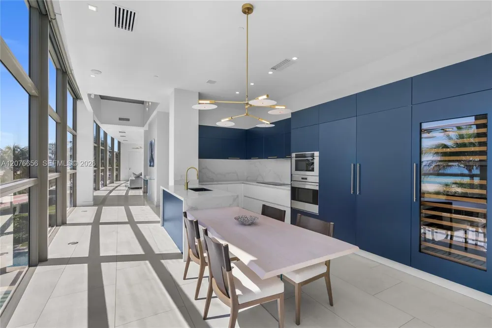 5875 Collins Ave #401 Miami Beach, FL 33140