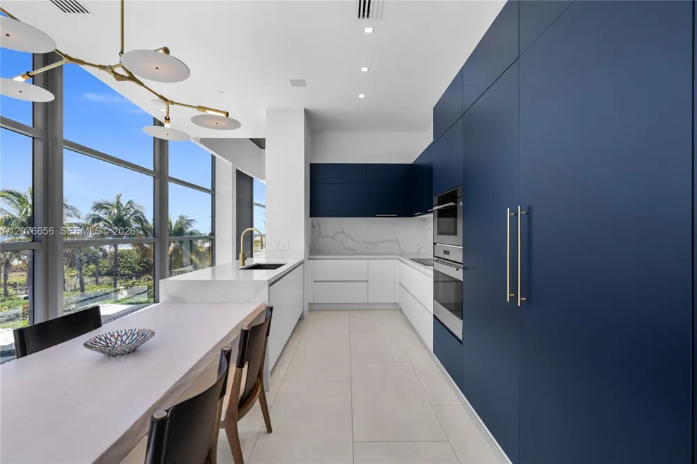 5875 Collins Ave #401 Miami Beach, FL 33140