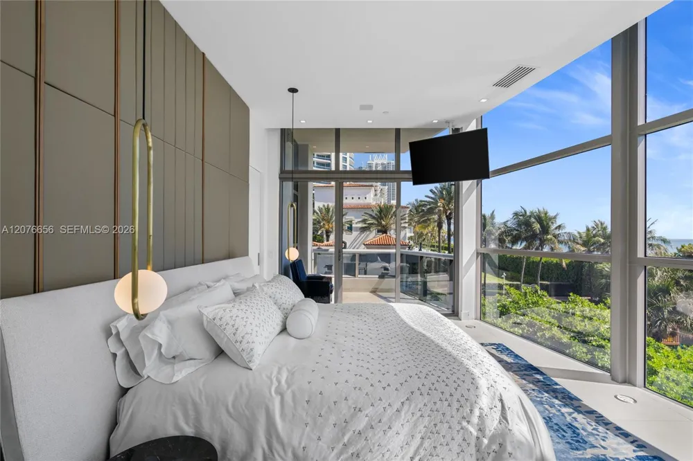 5875 Collins Ave #401 Miami Beach, FL 33140