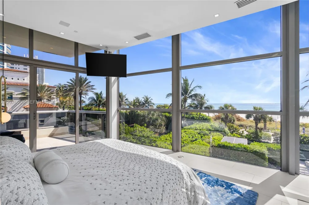 5875 Collins Ave #401 Miami Beach, FL 33140