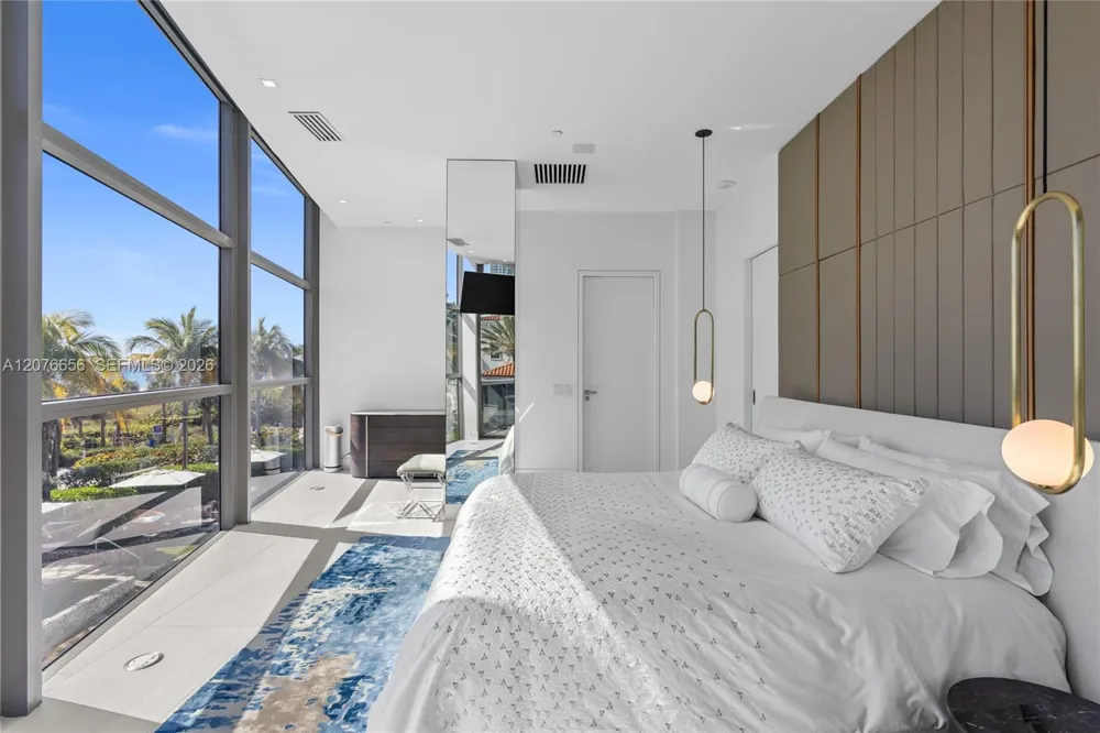 5875 Collins Ave #401 Miami Beach, FL 33140