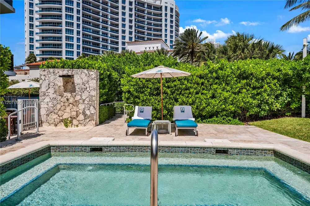 5875 Collins Ave #401 Miami Beach, FL 33140