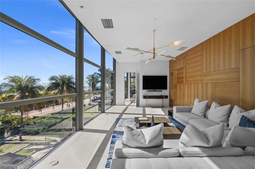 5875 Collins Ave #401 Miami Beach, FL 33140