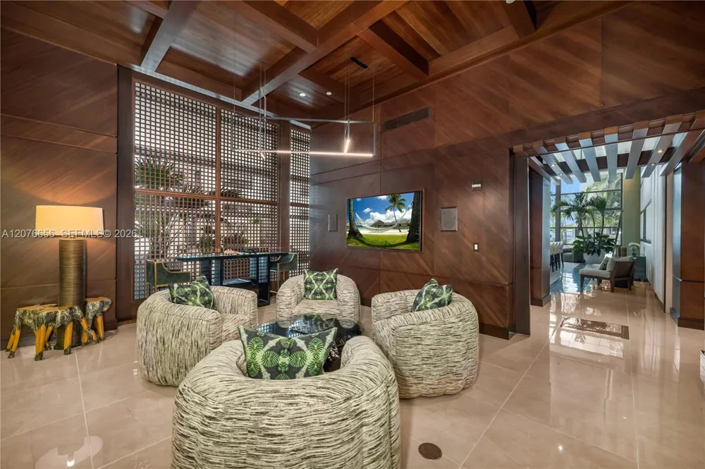 5875 Collins Ave #401 Miami Beach, FL 33140