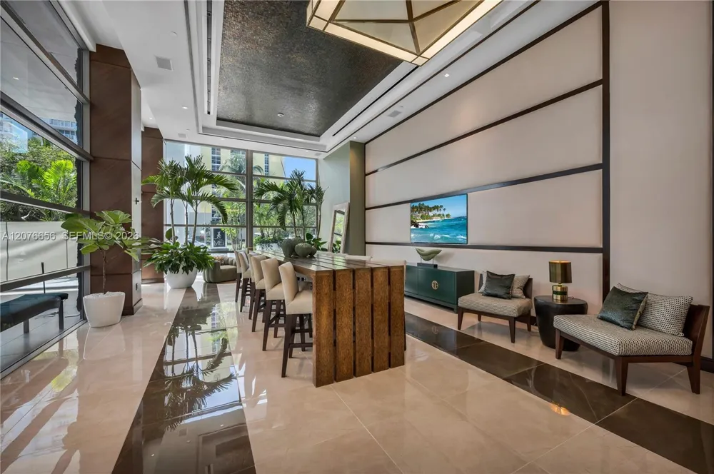 5875 Collins Ave #401 Miami Beach, FL 33140