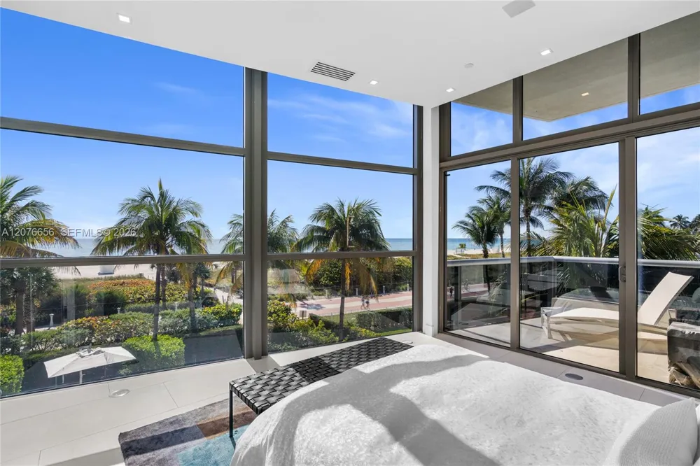 5875 Collins Ave #401 Miami Beach, FL 33140