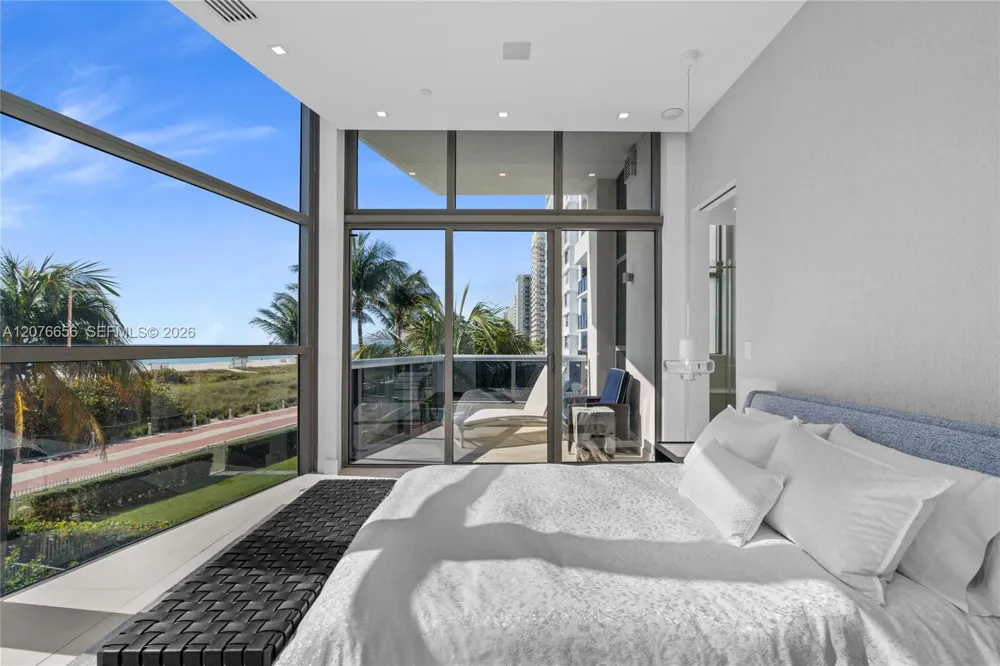 5875 Collins Ave #401 Miami Beach, FL 33140
