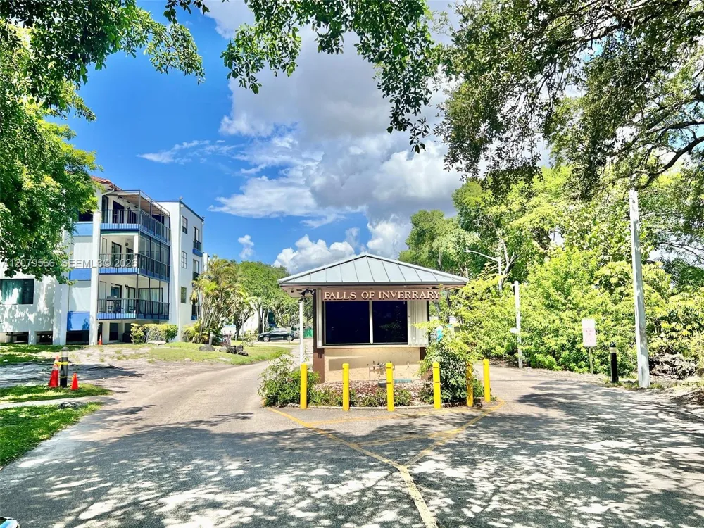 6300 S Falls Cir Dr #408 Lauderhill, FL 33319