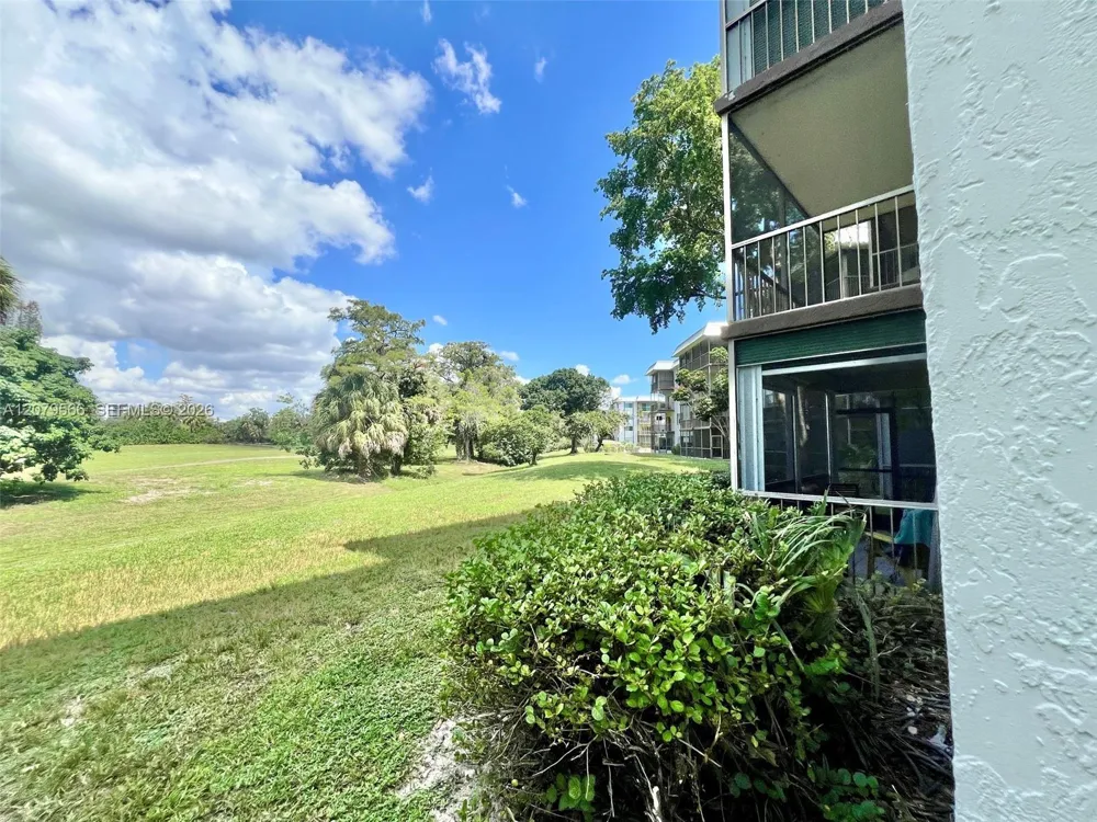 6300 S Falls Cir Dr #408 Lauderhill, FL 33319