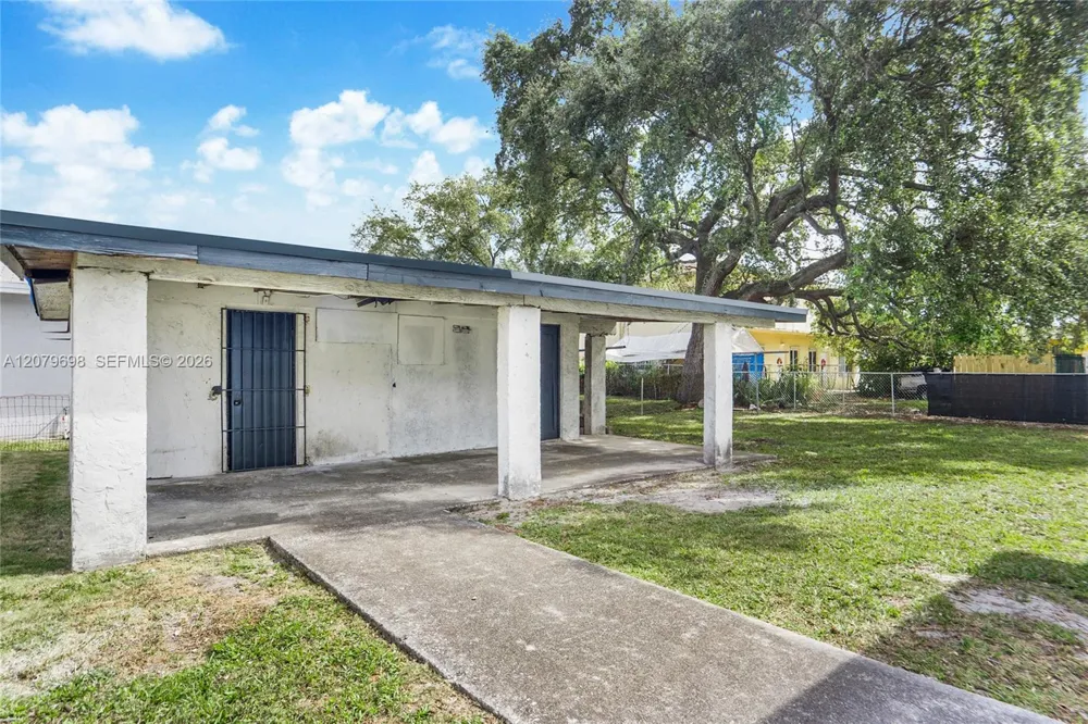 6535 NW 6th Ave Miami, FL 33150