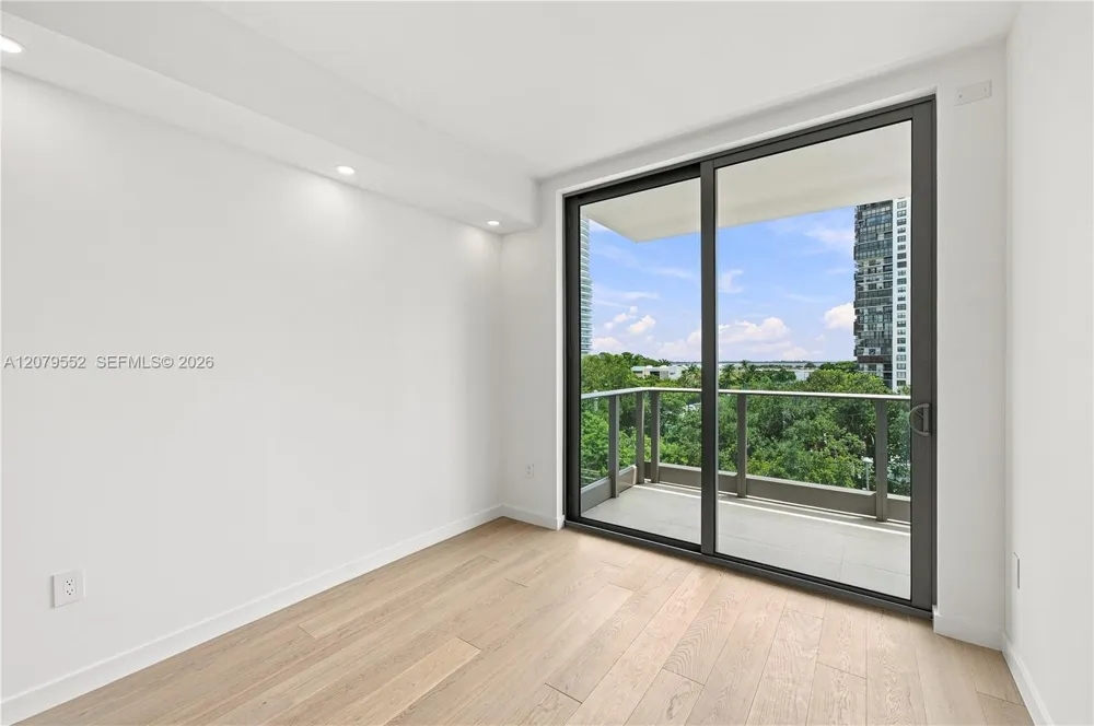 2200 Brickell Ave #413 Miami, FL 33129