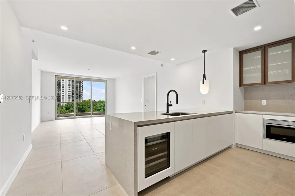 2200 Brickell Ave #413 Miami, FL 33129