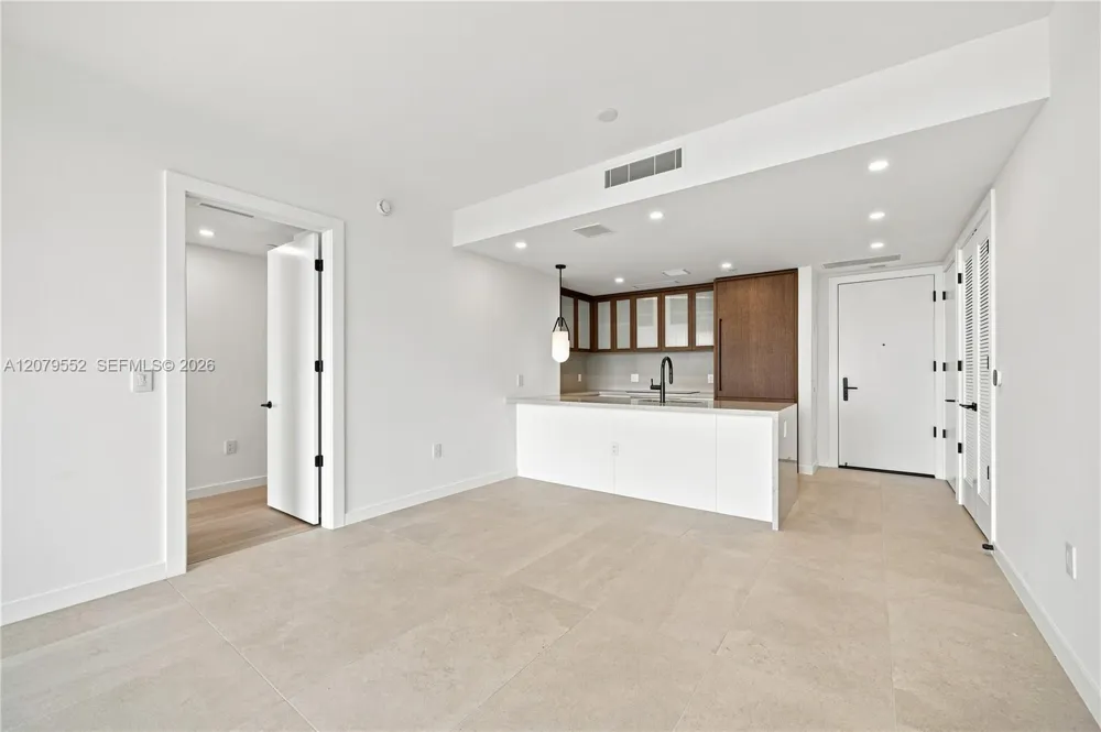2200 Brickell Ave #413 Miami, FL 33129