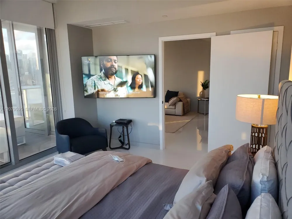 851 NE 1st Ave #1511 Miami, FL 33132