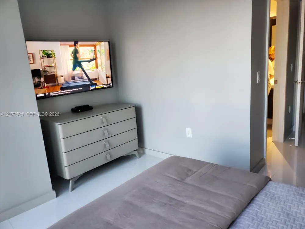 851 NE 1st Ave #1511 Miami, FL 33132