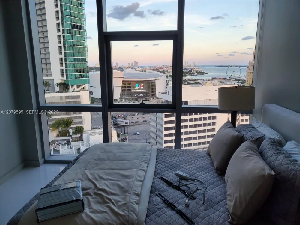 851 NE 1st Ave #1511 Miami, FL 33132