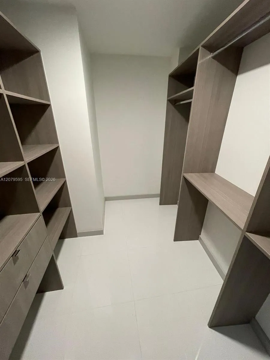 851 NE 1st Ave #1511 Miami, FL 33132