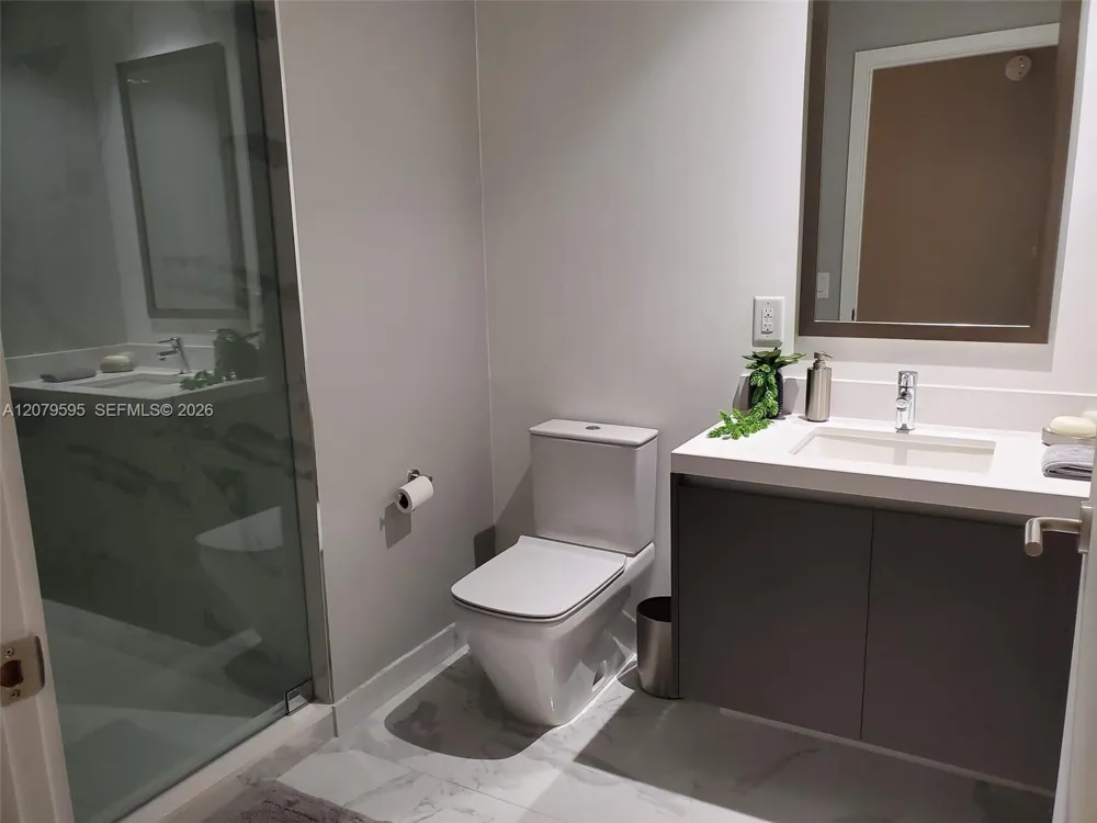 851 NE 1st Ave #1511 Miami, FL 33132