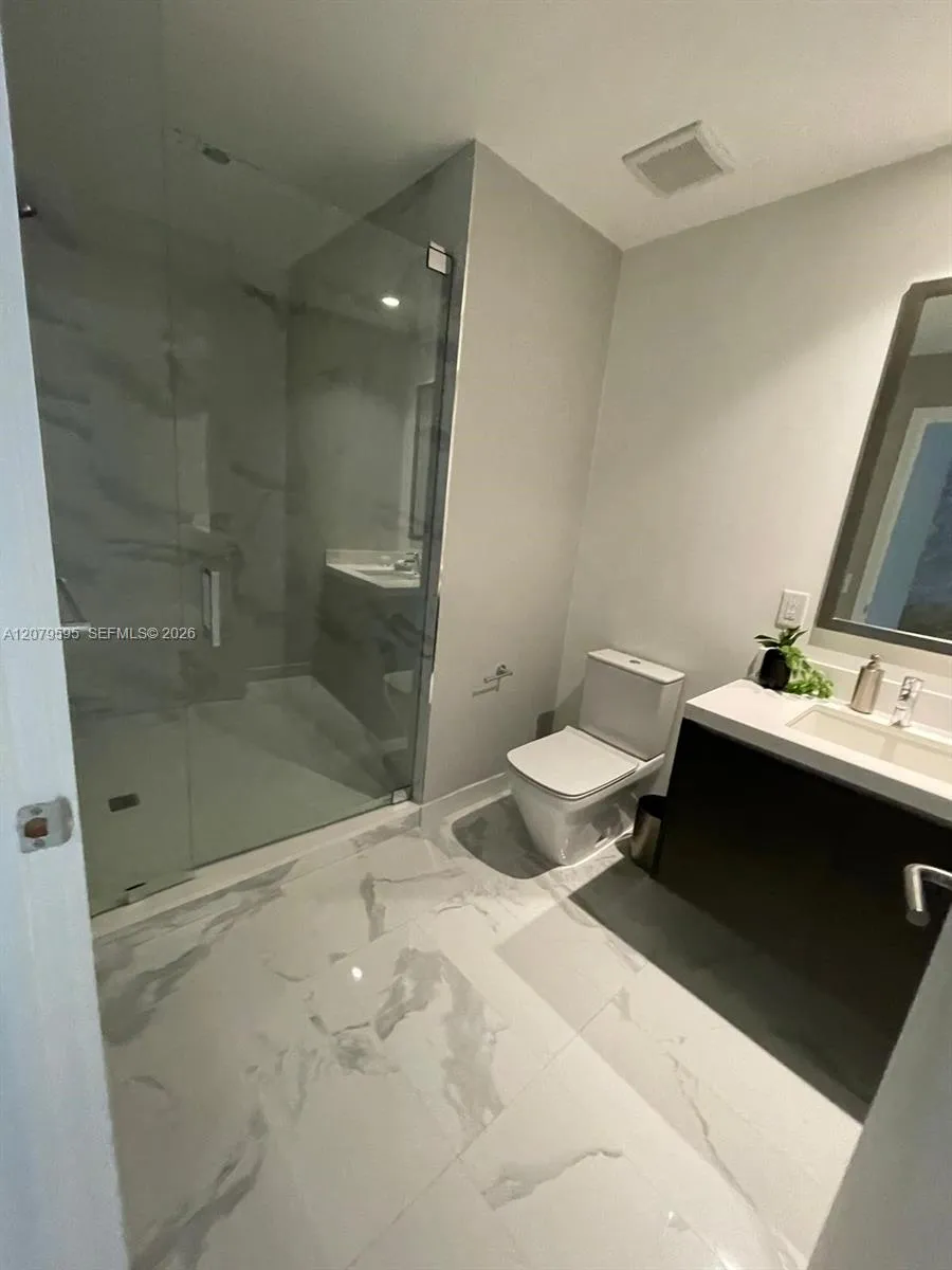 851 NE 1st Ave #1511 Miami, FL 33132