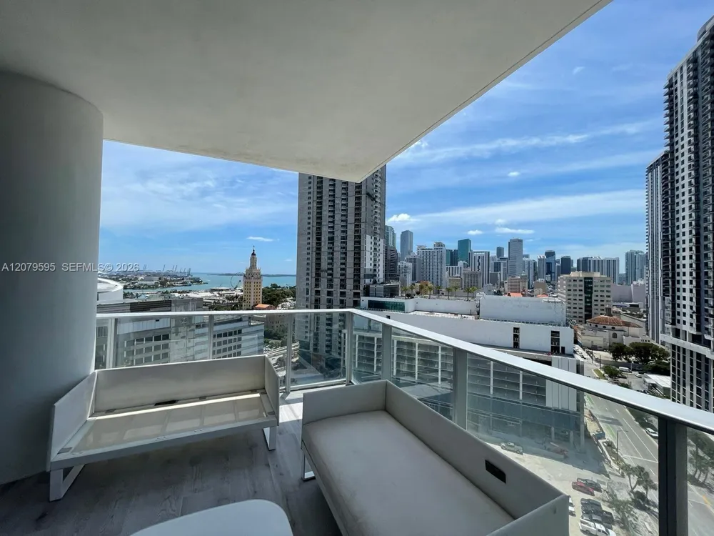 851 NE 1st Ave #1511 Miami, FL 33132
