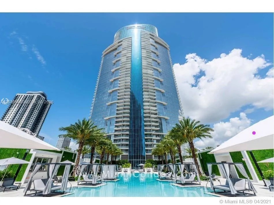 851 NE 1st Ave #1511 Miami, FL 33132