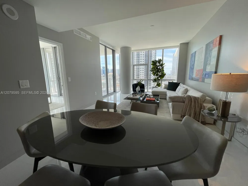 851 NE 1st Ave #1511 Miami, FL 33132