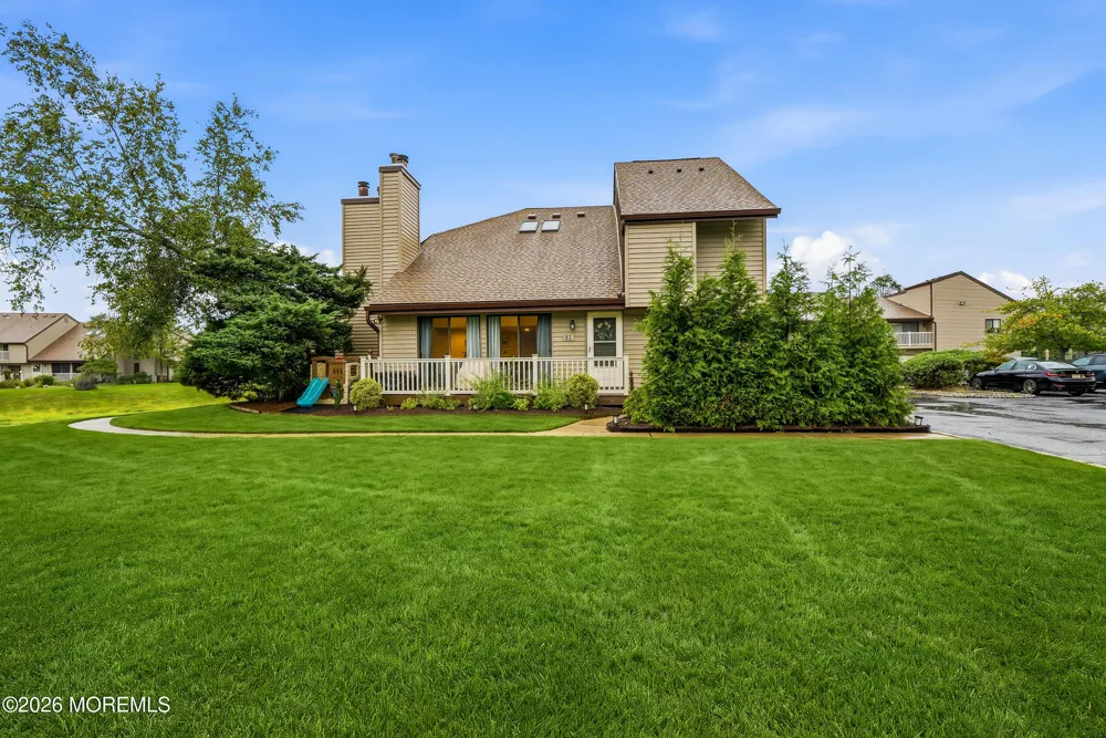 81 Cotswold Circle Ocean, NJ 07712