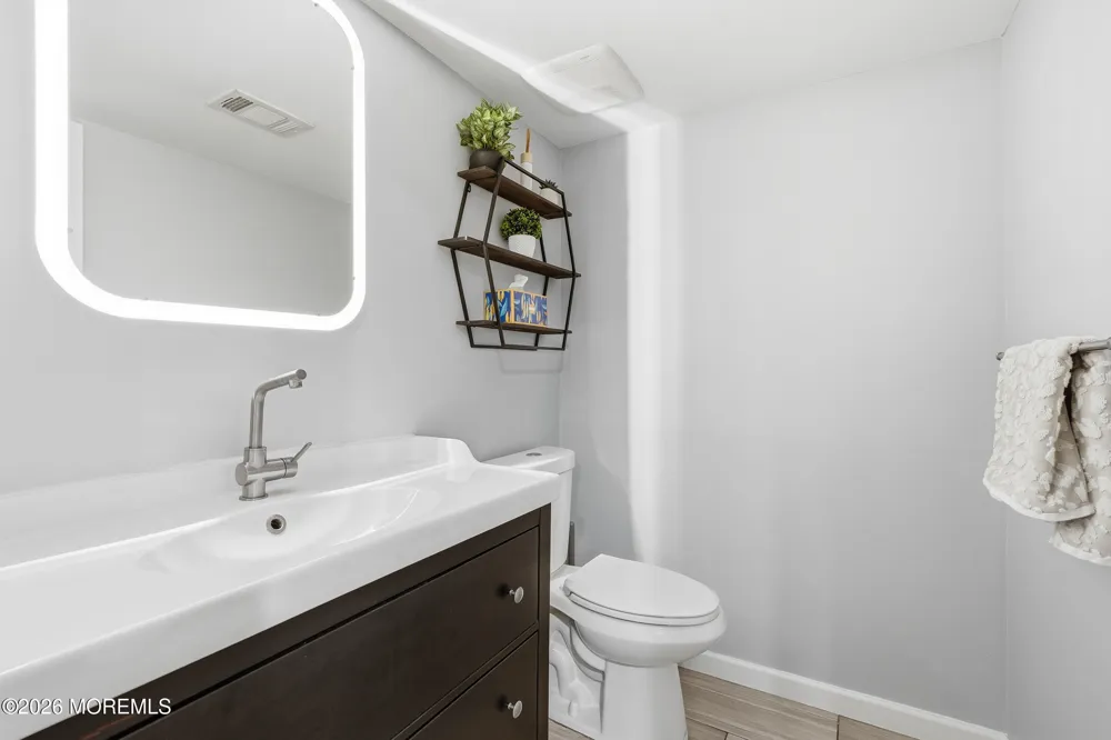 81 Cotswold Circle Ocean, NJ 07712