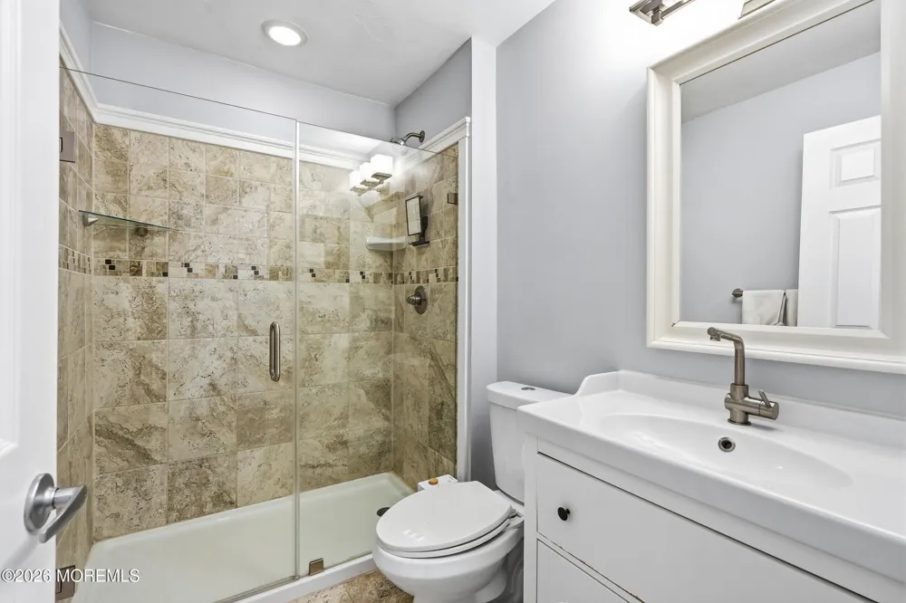 81 Cotswold Circle Ocean, NJ 07712
